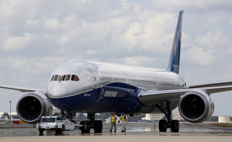 «Están poniendo a la venta aviones defectuosos», dice denunciante de Boeing