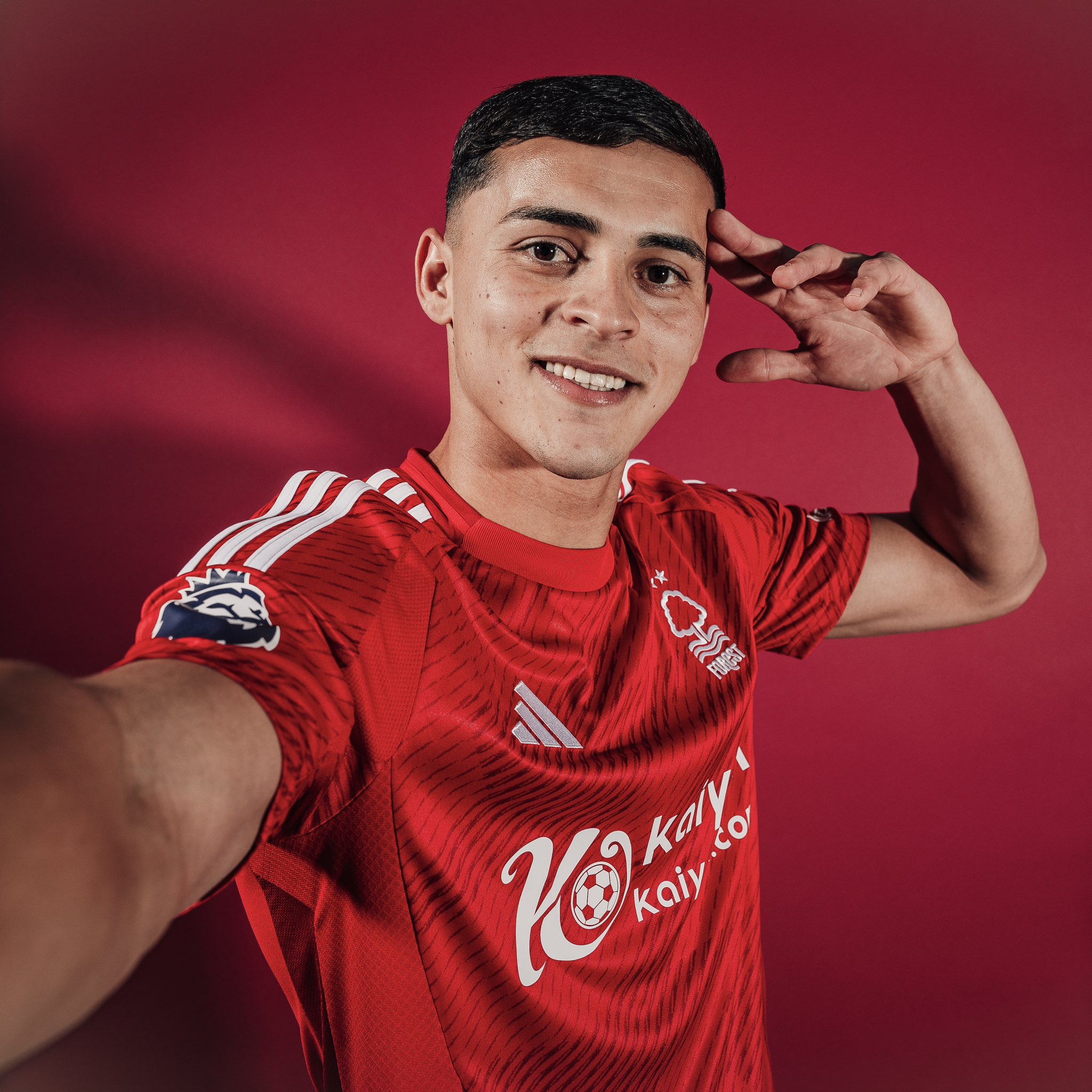 Ramon Sosa es oficialmente nuevo jugador del Nottingham Forest - 1000  Noticias