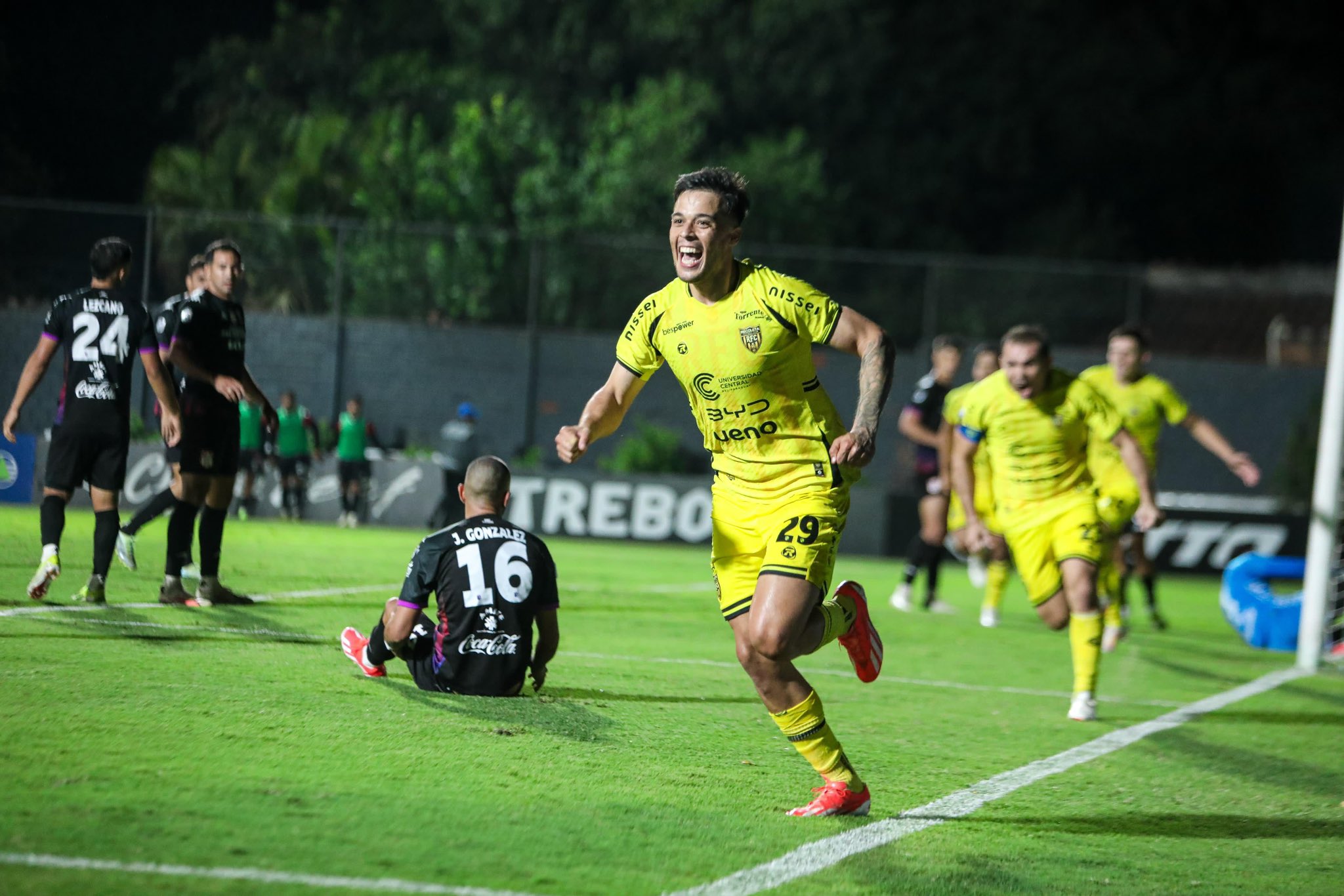 Recoleta FC logró un triunfo clave sobre General Caballero JLM