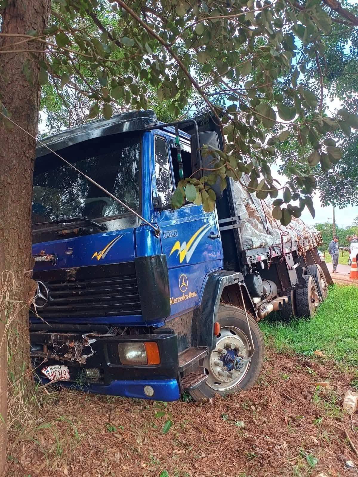 Conductor muere aplastado por su propio camión