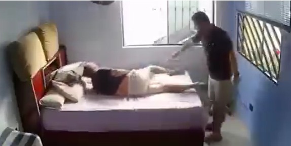 Tras video viral revocan arresto domiciliario y hombre que golpeó a su padre volverá a prisión