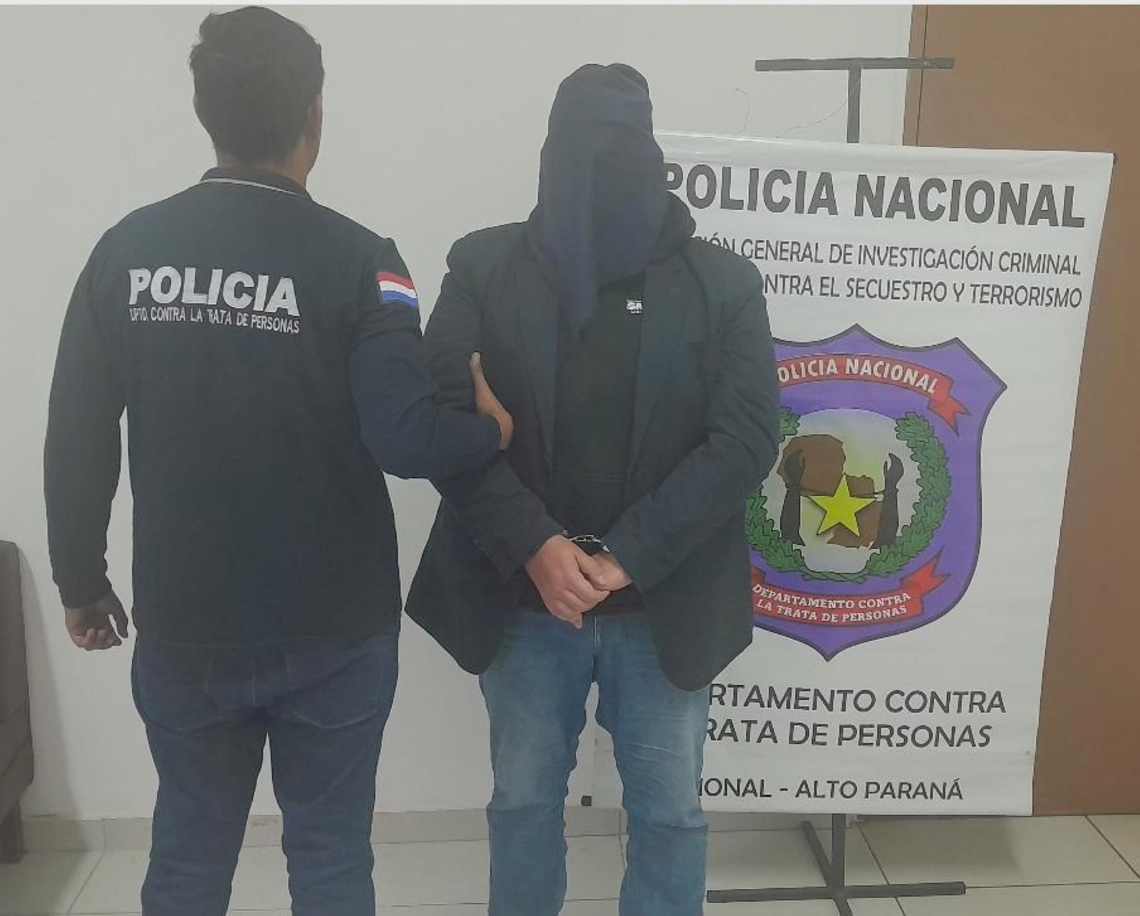 Detienen a hombre que habría abusado sistemáticamente de su hija de 4 años