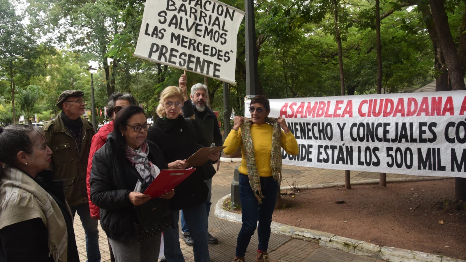 Protesta de vecinos de Asunción contra gestión de «Nenecho» y concejales