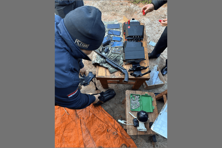 Procedimiento en Villa Elisa acaba con diversos elementos recogidos
