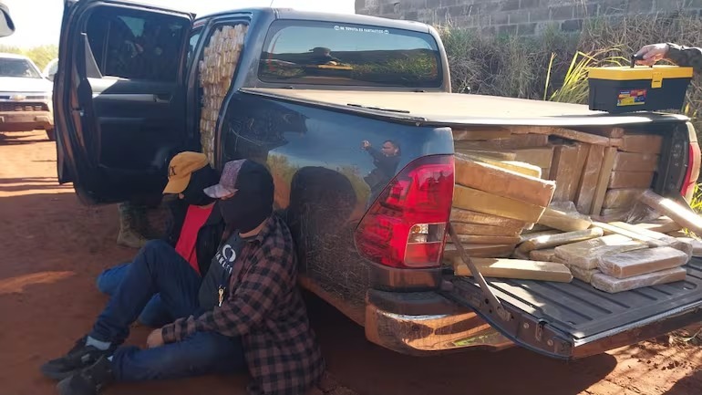 Detienen una camioneta con 1.500 kilos de marihuana en Pedro Juan
