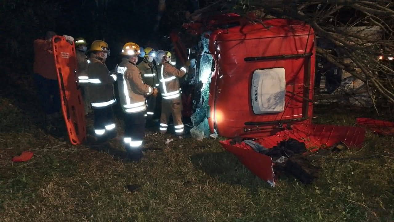 Choque entre camiones de gran porte deja dos víctimas fatales en Yataity del Norte