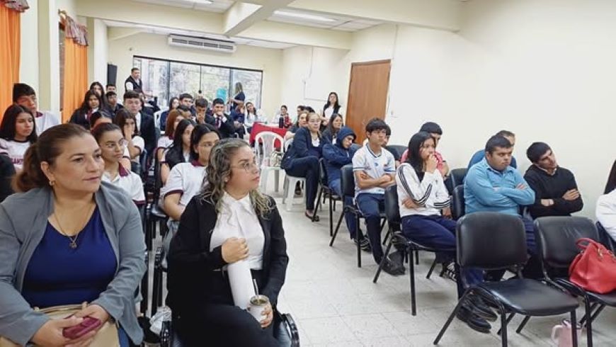 Reunión con jóvenes líderes de Paraguarí en el marco del Plan SUMAR