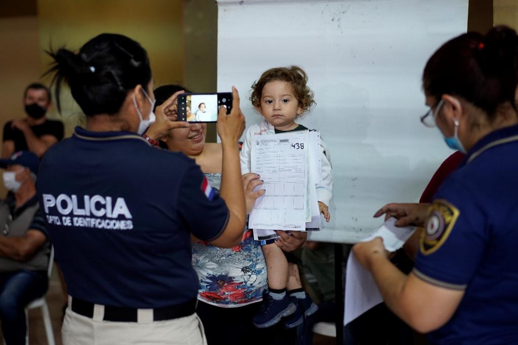 Habilitan oficina para emisión de cédulas a paraguayos residentes en Buenos Aires