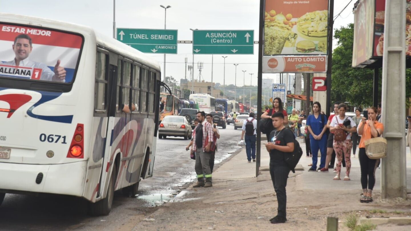 Viceministro señala que transportistas exageran con deudas para justificar paro