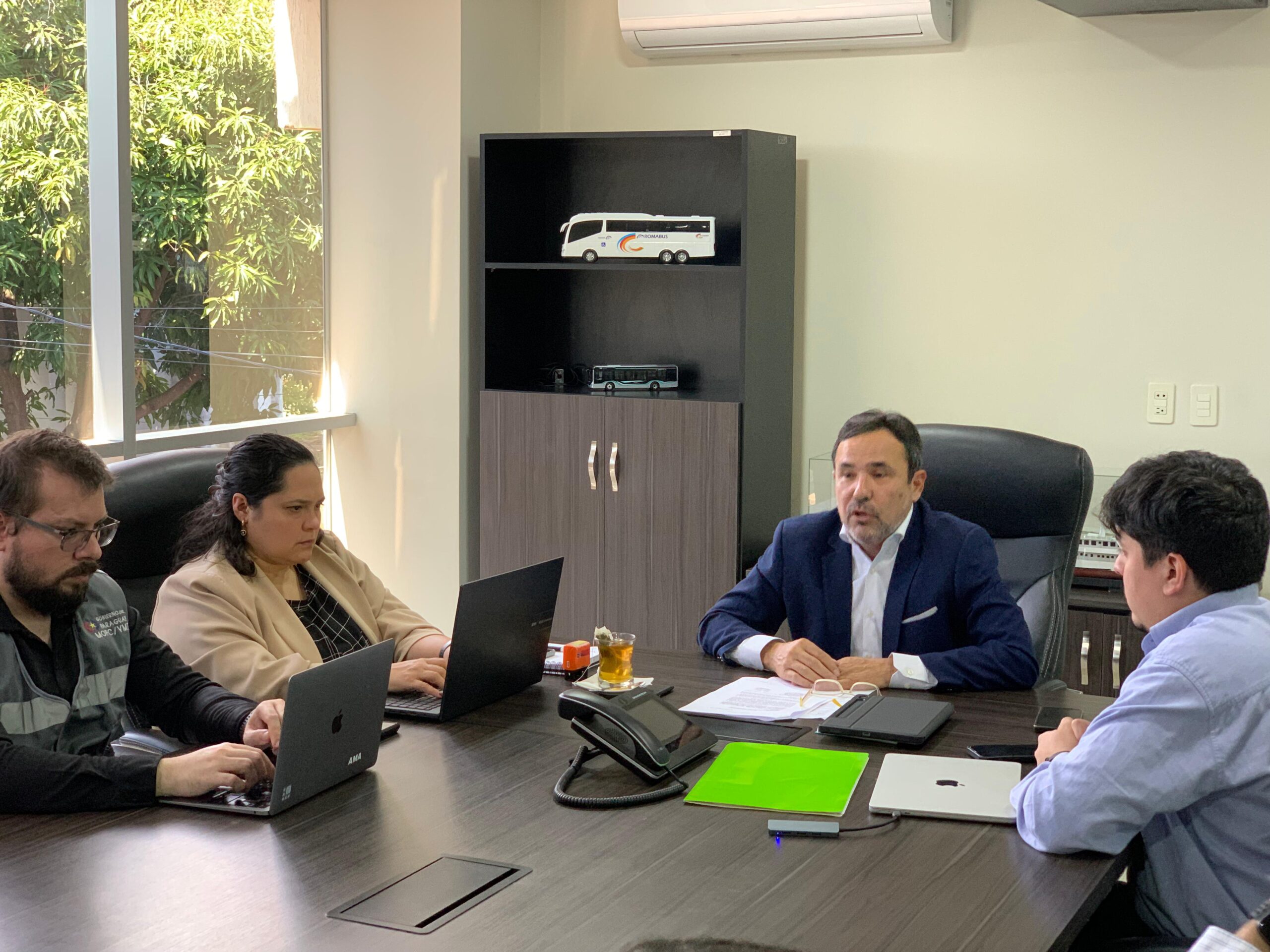 Viceministro de Transporte asegura a empresarios que honrarán el subsidio