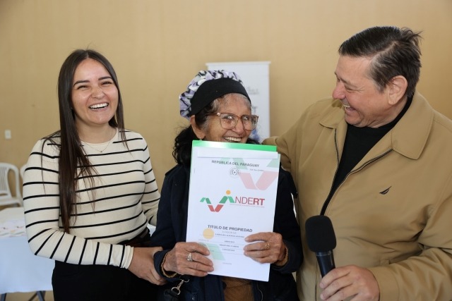 Indert entregó un centenar de nuevos títulos de tierra en Concepción