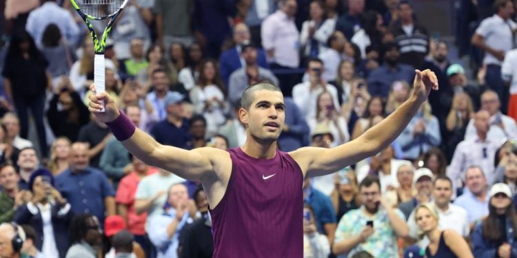 Alcaraz, Djokovic y Sabalenka avanzan a tercera ronda en el Abierto de Estados Unidos