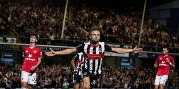 Un equipo de cuarta división eliminó al Manchester United de la Carabao Cup