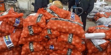 Incautan cerca de 9.000 bolsas de papa y cebolla de presunto contrabando en zona del Abasto