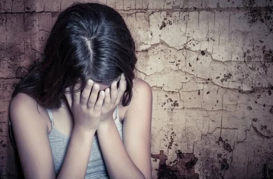 Mujer pasará 4 años en prisión por proteger a su pareja que abusó de su hija