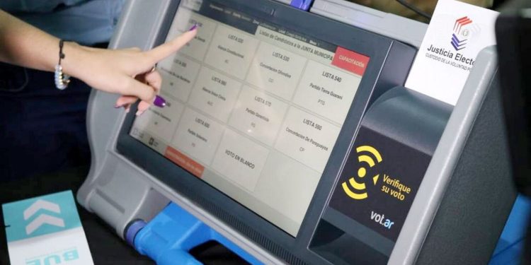 Siguen los inconvenientes para la compra de máquinas de votación