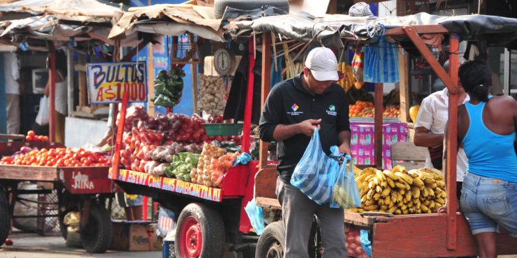 La informalidad continúa siendo fuerte y la tendencia es que aumente