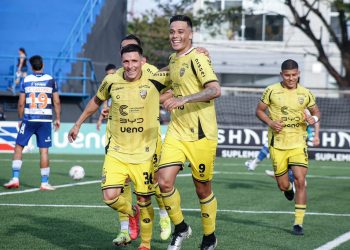 Recoleta FC derrotó a 2 de Mayo y ganó luego de seis partidos