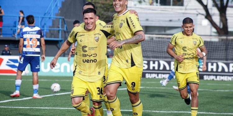 Recoleta FC derrotó a 2 de Mayo y ganó luego de seis partidos