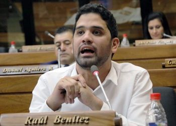 Diputado ratifica acusaciones contra senadora sobre uso de fondos municipales para campaña política