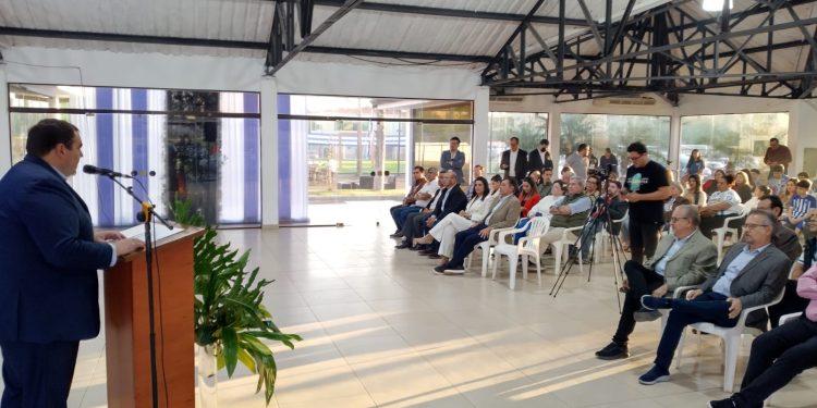 Inauguran oficialmente mejoras en el 12 de Octubre de Itauguá