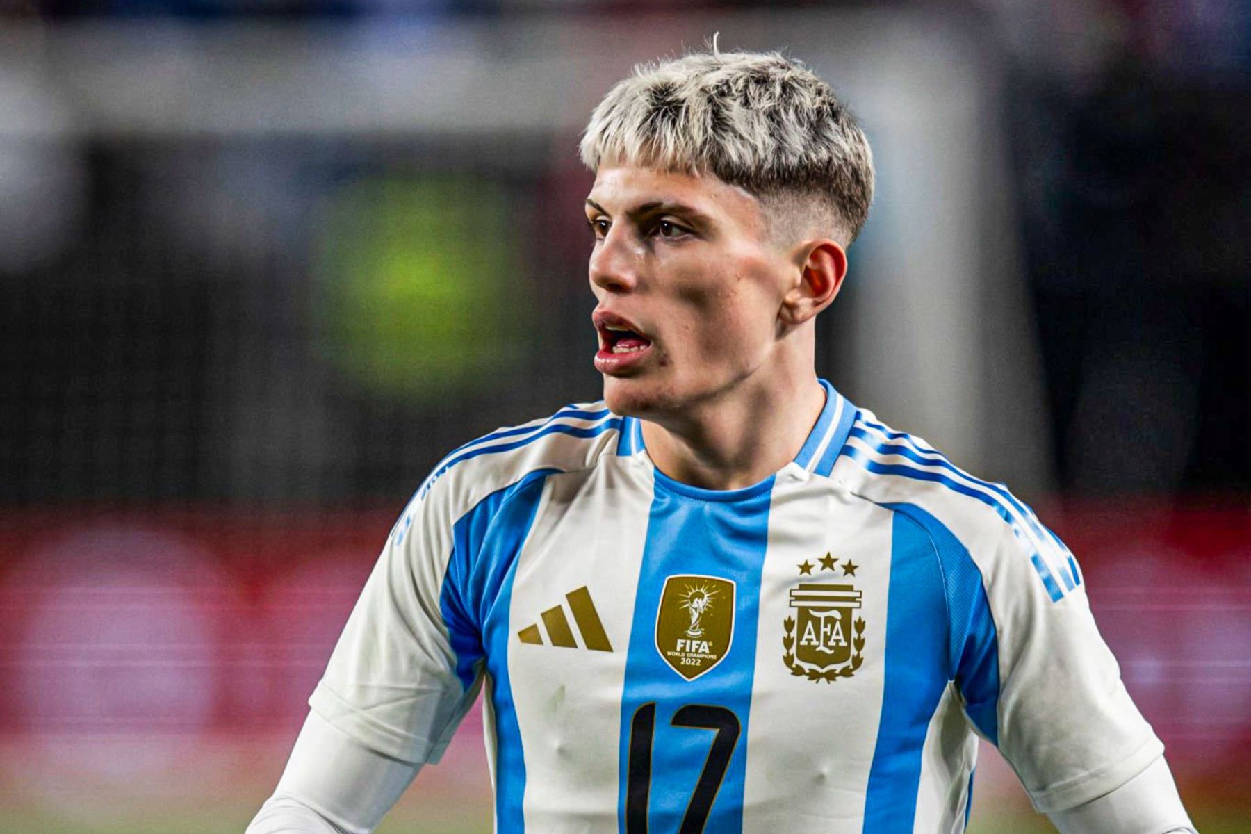 Garnacho llega a un acuerdo con el Chelsea y espera la negociación con el Manchester United