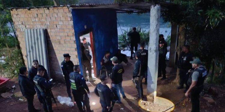 Detuvieron a dos hombres en CDE, uno de ellos sería del PCC