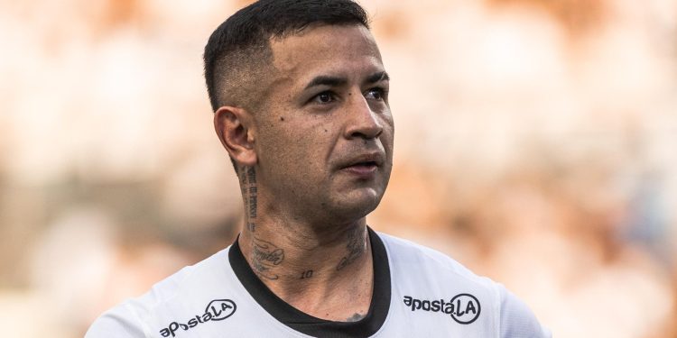 Derlis González, otra vez con problemas en Olimpia