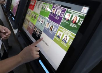 TSJE ordenó cancelar licitación de máquinas de votación