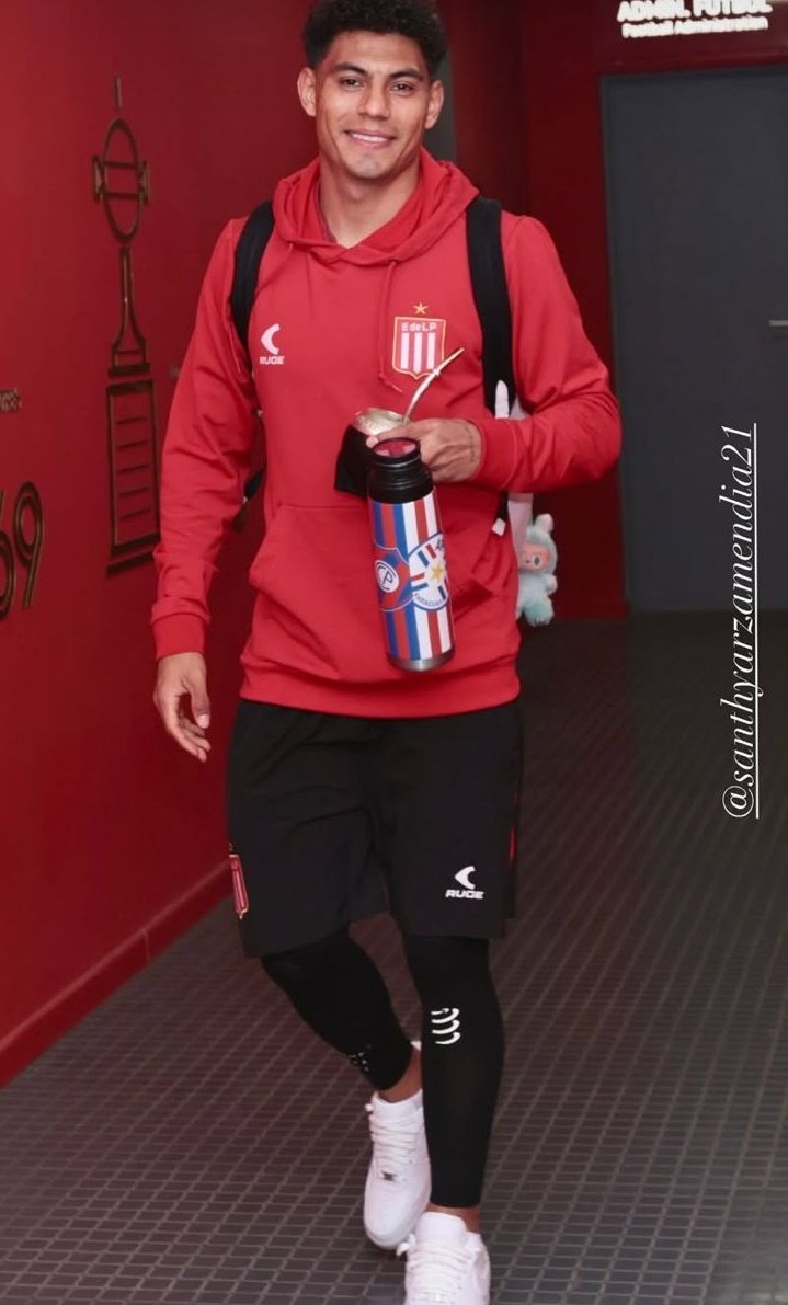 Arzamendia pidió perdón a Estudiantes tras polémica por su termo de Cerro Porteño