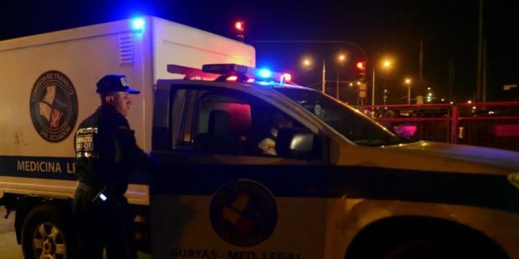 Asesinan a balazos a concejal y a su escolta en Ecuador