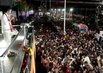 India: Estampida en mitin político de popular actor deja 36 muertos y 40 heridos