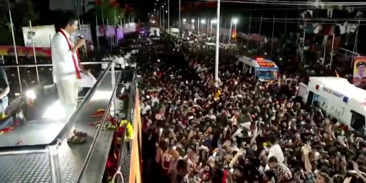 India: Estampida en mitin político de popular actor deja 36 muertos y 40 heridos