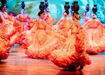El Ballet Folklórico Compasses celebra su aniversario con la gala “Tierra Paraguaya”