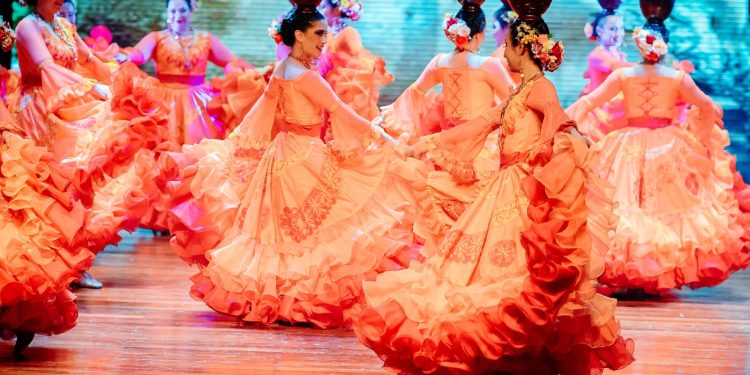 El Ballet Folklórico Compasses celebra su aniversario con la gala “Tierra Paraguaya”