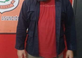 Adherente de la «Generación Z» fue aprehendido por portar un arma blanca y otros objetos contundentes
