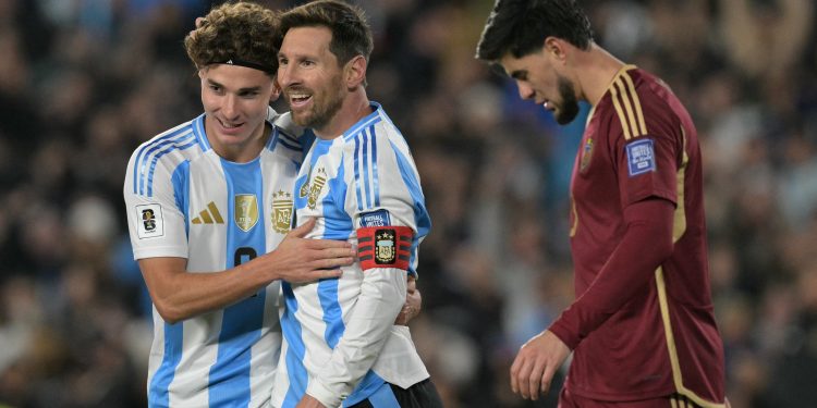 Lionel Messi brilla en el inicio de su despedida de la Selección Argentina