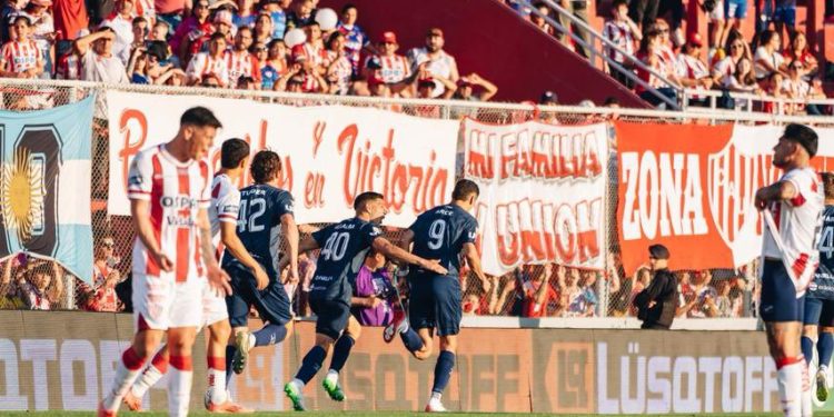 De taco, Alex Arce volvió a convertir en Argentina y Miggy Almirón de penal en la MLS