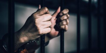 Padre condenado a 25 años por abuso de su propio hijo