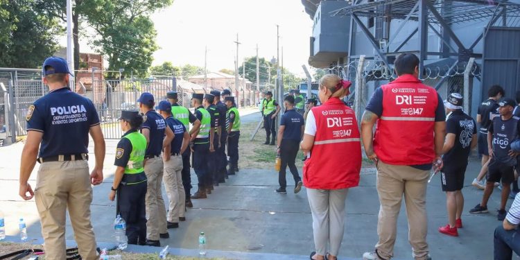 Policía anuncia estrictos controles para el partido Paraguay vs Ecuador