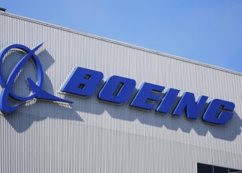 Impondrían millonaria multa a Boeing por fallas de seguridad