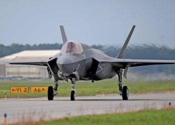 EE.UU suma 10 aviones de combate F-35 al despliegue en el Caribe