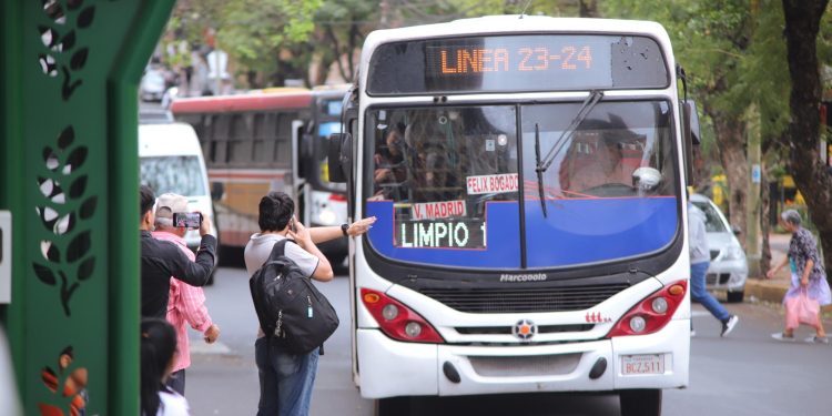 Senadores aprueban proyecto de reforma del transporte y pasa a Diputados