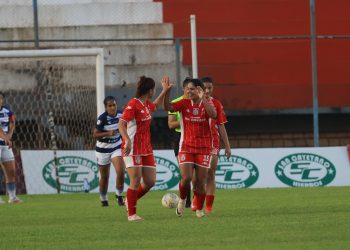 General Caballero JLM se hizo fuerte en casa, derrotando a 2 de Mayo