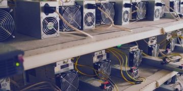 Roban máquinas mineradoras de una casa en Ciudad del Este