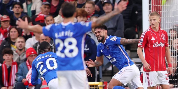 Omar Alderete debuta en las redes y da victoria al Sunderland