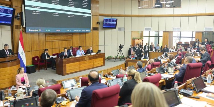 Analizarán propuesta de IPS de aumentar aporte del asegurado para cubrir deudas