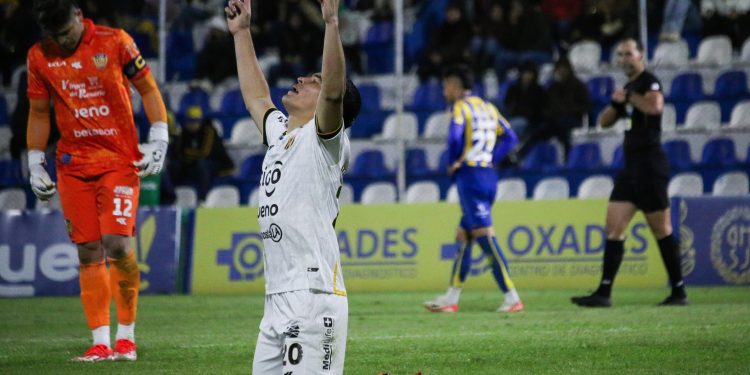 Guarani remonta frente Luqueño y sigue como único líder