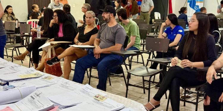 MigraMóvil cerró con más de 1.100 extranjeros solicitantes de residencia en CDE