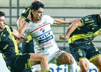 Tarde de fútbol en barrio Obrero
